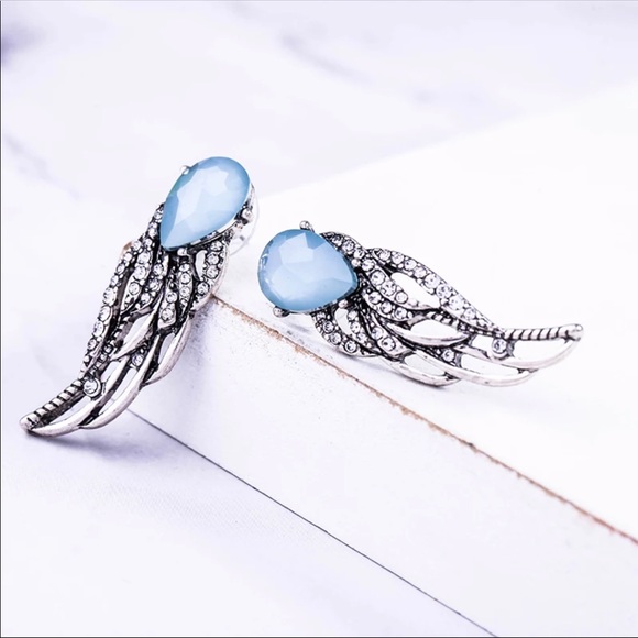 New Hollowed Out Crystal Wing Stud Earrings - Picture 3 of 4